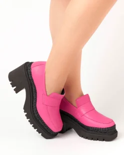 Mocasín de tacón en velvet fuxia Panteta